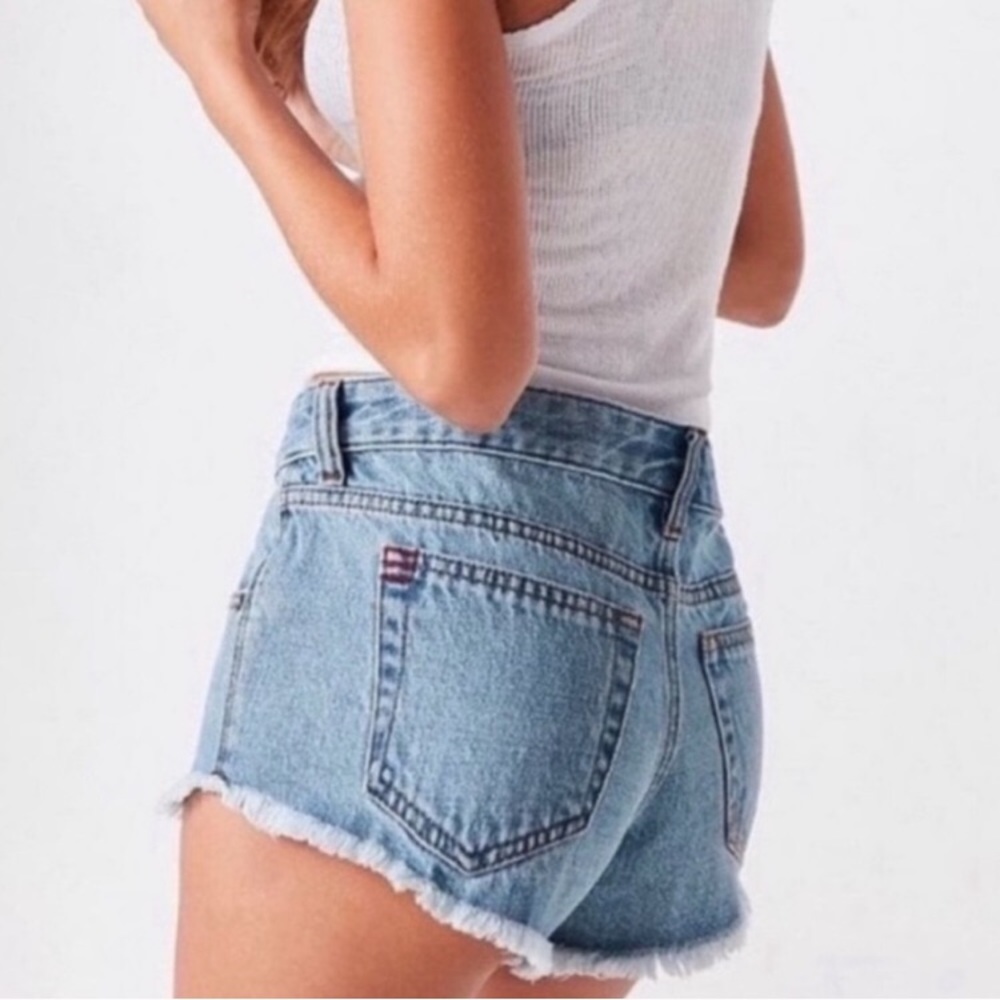 UO BDG CHEEKY RISE DENIM SHORTS - Picture 2 of 7